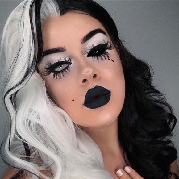 - 24” BLACK & WHITE SPLIT DYE BODY WAVE LACE FRONT WIG - Picture 1 of 9